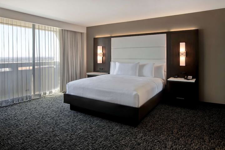 Room 36 of 89