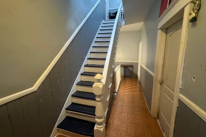 Huge 3 Bedrooms Apt 15 Minutes to NY City