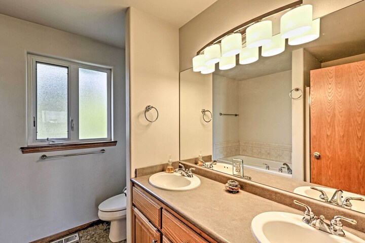 Birch Bay Waterfront Home - Steps to Beach!