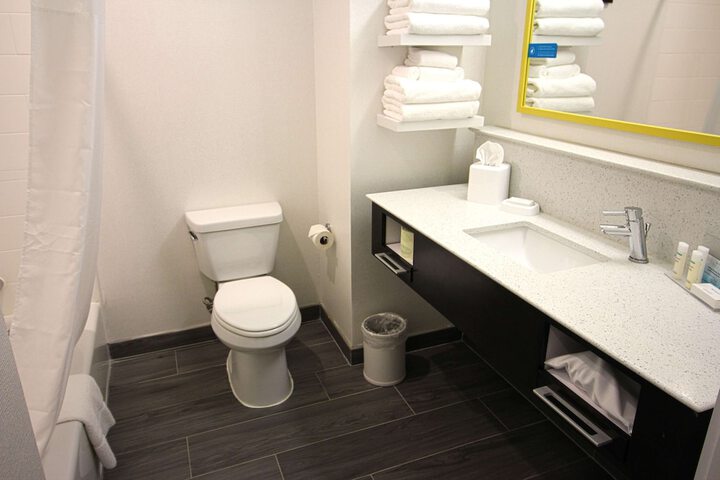 Room 13 of 37
