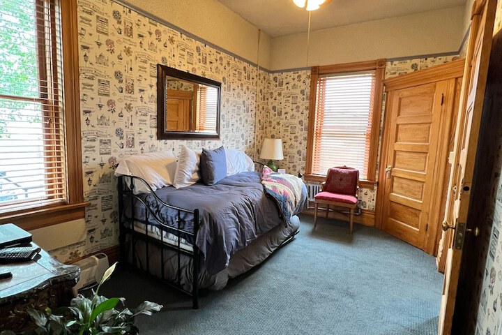 Room 17 of 80