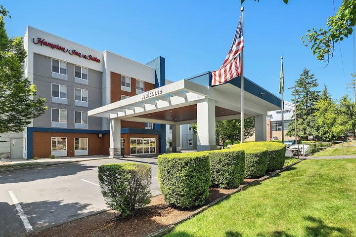 Hampton Inn & Suites Seattle-North / Lynnwood