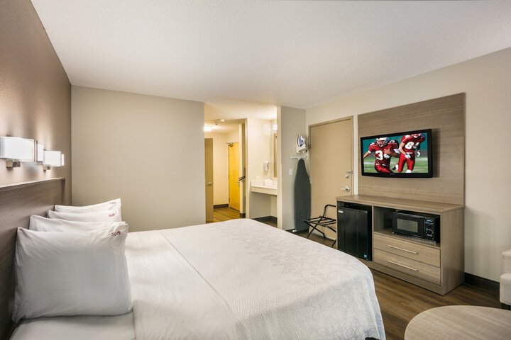 Room 17 of 37