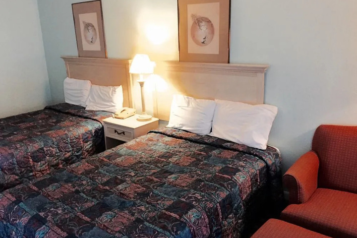EXECUTIVE INN MARIANNA