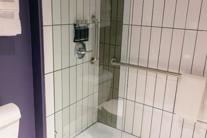 Room 82 of 158