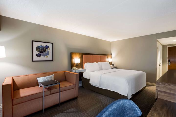 Hampton Inn by Hilton Philadelphia / Willow Grove