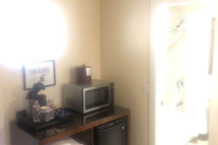 Room 25 of 63