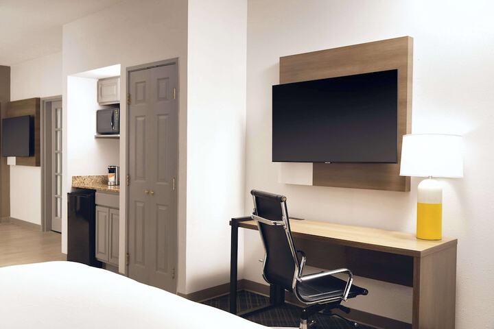 Room 29 of 83