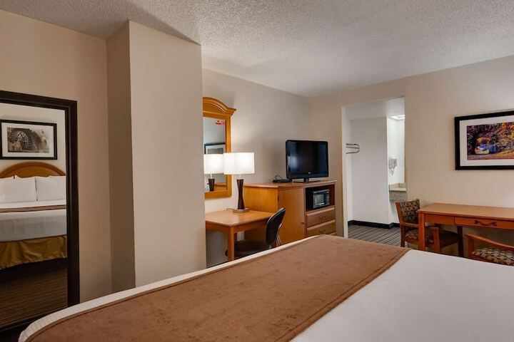 Room 16 of 37