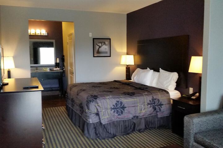 Room 12 of 30