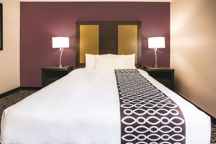 Room 10 of 30