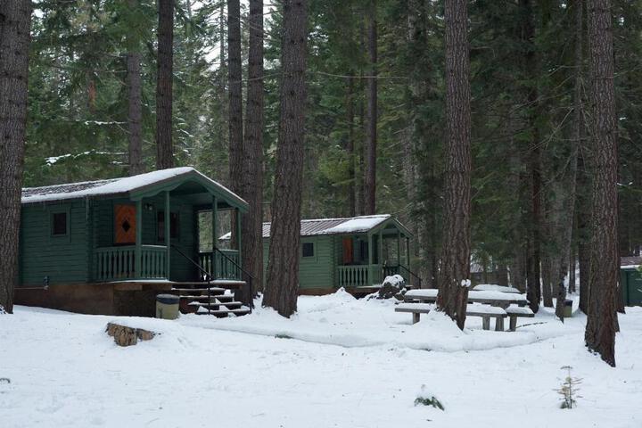 The Suttle Lodge & Boathouse
