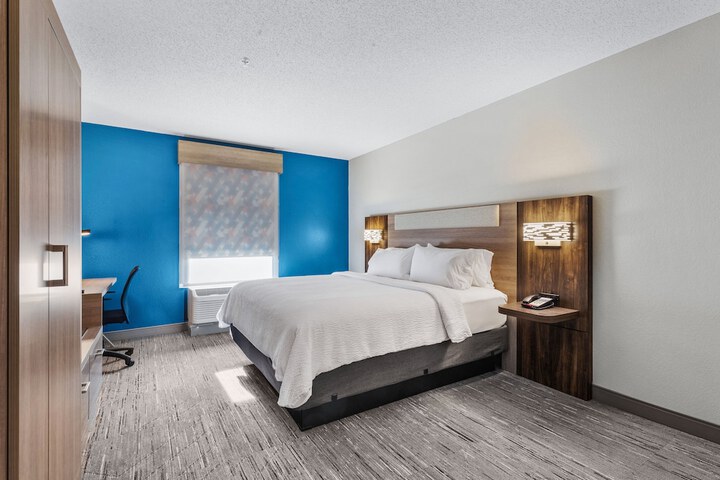 Room 16 of 45