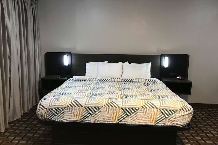 Room 12 of 17