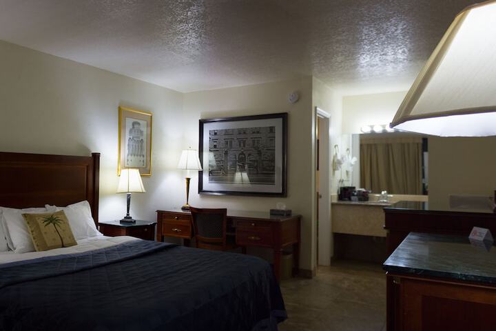 Room 34 of 47