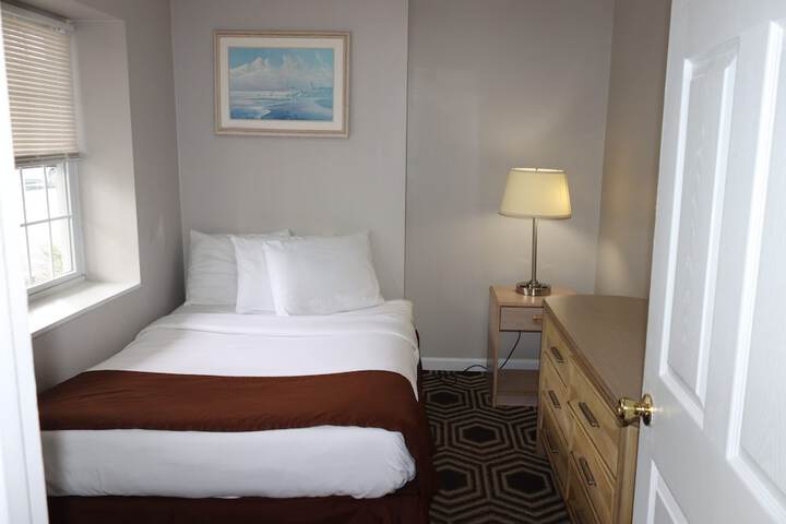 Room 31 of 83