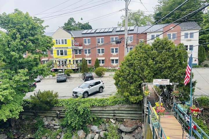 Camden Riverhouse Hotel