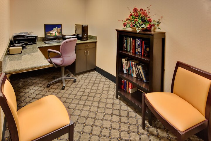 Business Center 37 of 37
