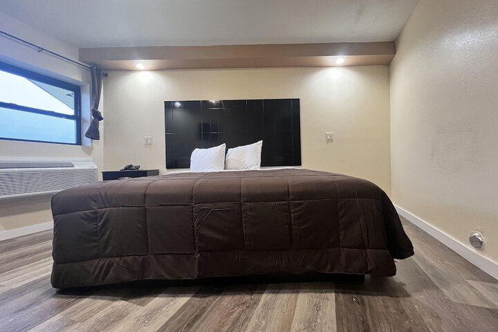 Room 65 of 71