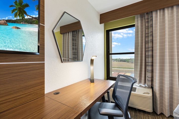 Room 35 of 60