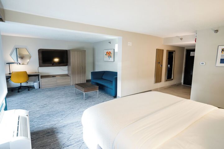Holiday Inn Express & Suites Knoxville-North-I-75 Exit 112 by IHG