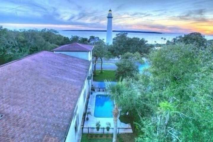 Saint Simons Inn by the Lighthouse