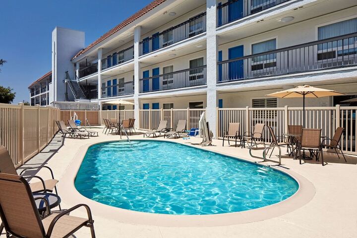 Pool 4 of 23