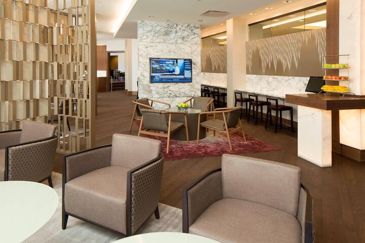 Lounge 55 of 63