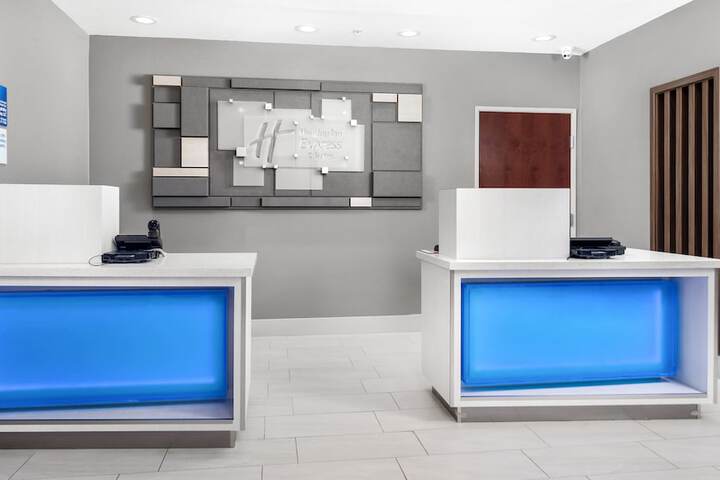 Holiday Inn Express Hotel & Suites Conroe I-45 North by IHG