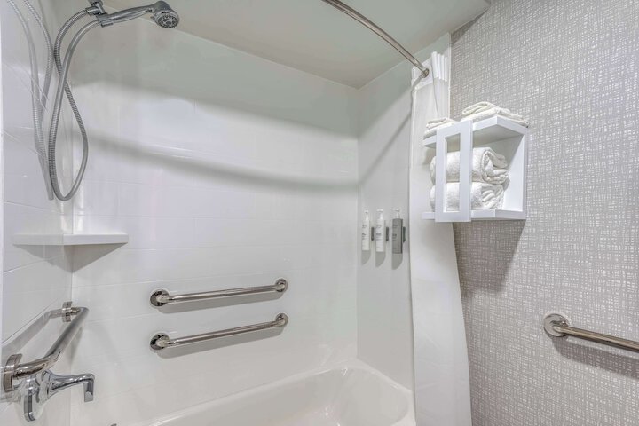 Hampton Inn New Philadelphia
