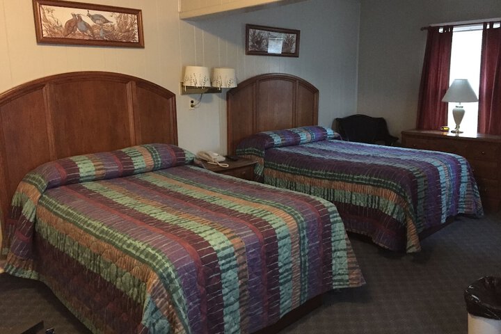 Phillips Historic Motel & Cottages