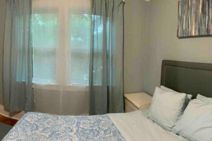 Pontiac Guest House