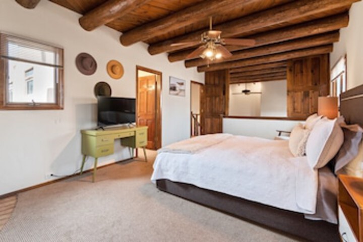 Room 4 of 55