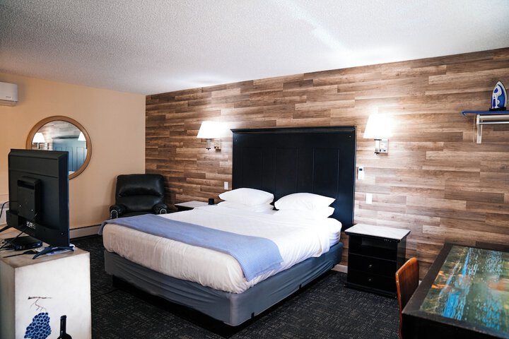 Room 70 of 142