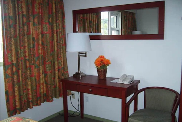 Room 13 of 40