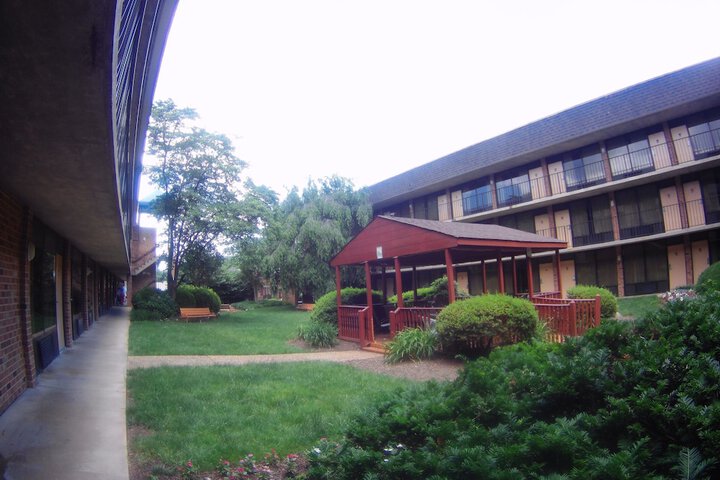 Hotel 2 of 43