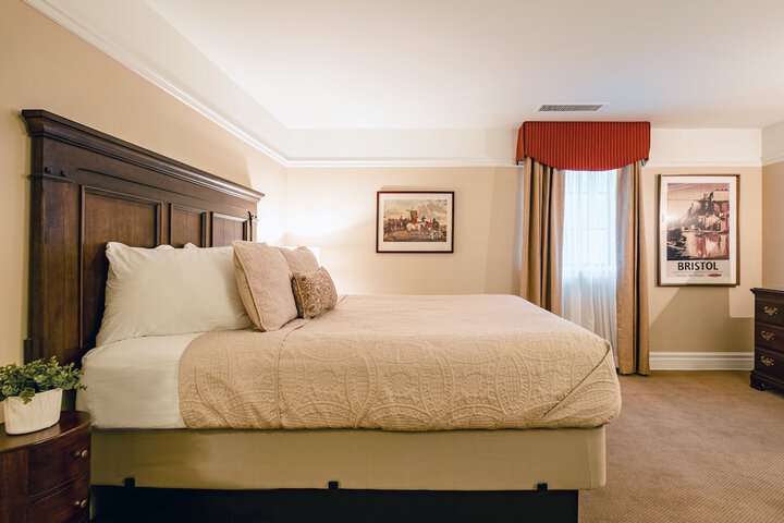Red Coach Inn