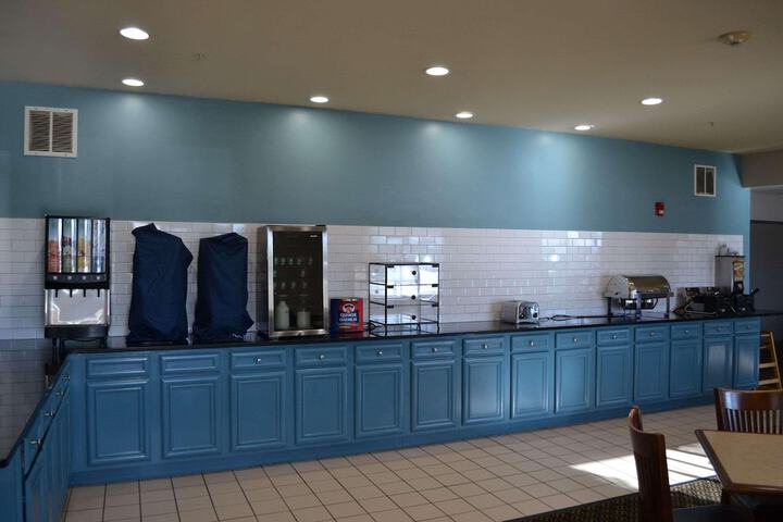 Country Inn & Suites by Radisson Gurnee, IL