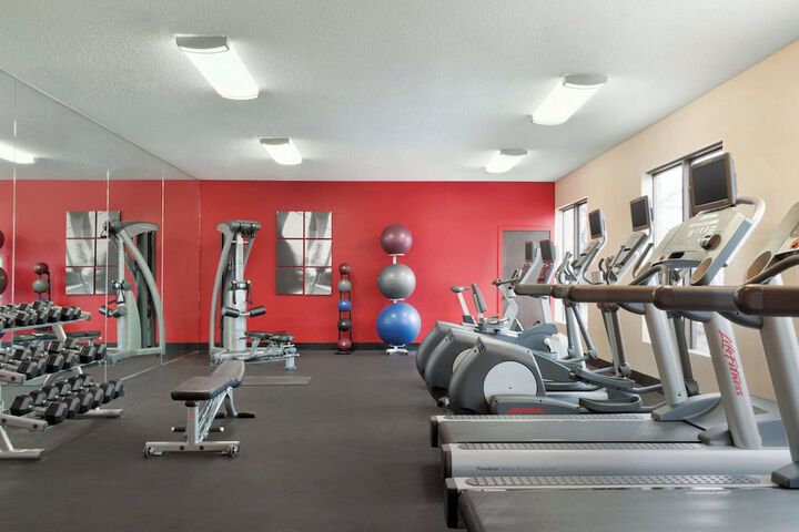Delta Hotels by Marriott Helena Colonial