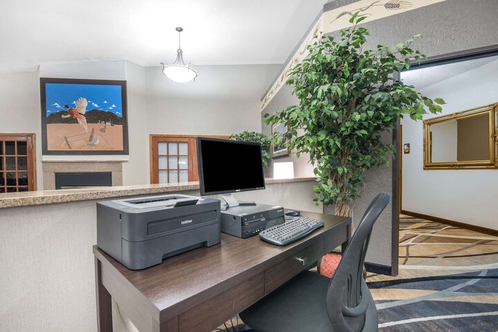 Business Center 27 of 27