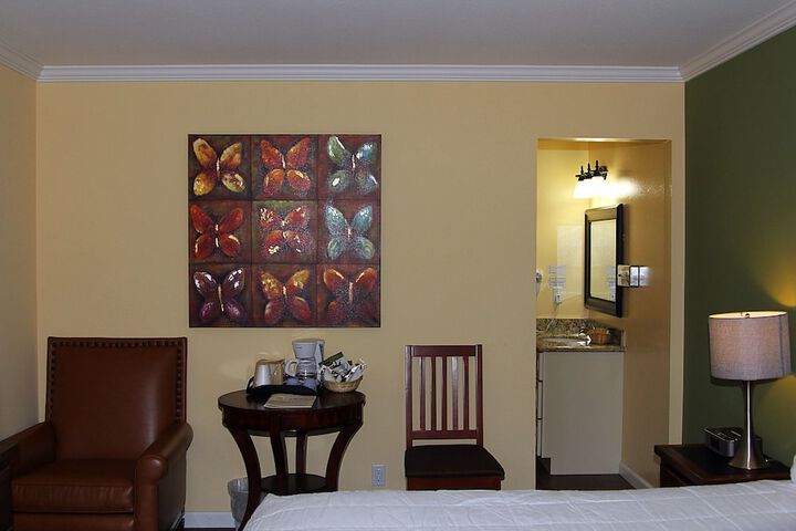 Room 23 of 43
