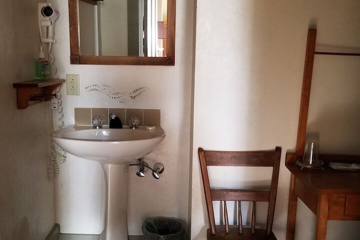 Room 39 of 65