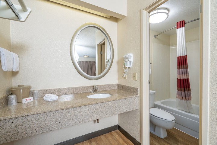 Red Roof Inn Detroit - Roseville / St. Clair Shores