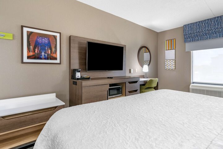 Room 17 of 43