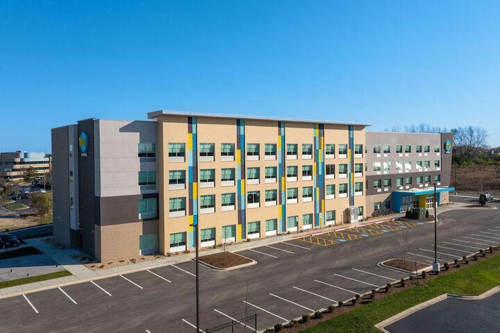 Tru by Hilton Naperville Chicago