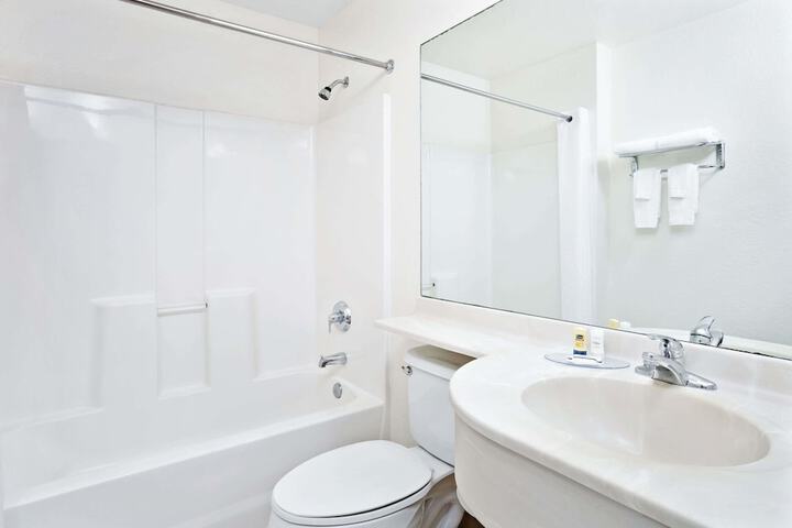 Microtel Inn & Suites by Wyndham Morgan Hill / San Jose Area