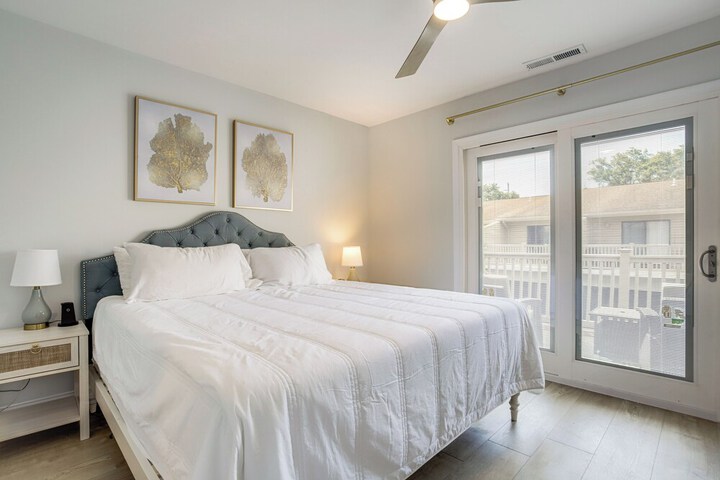 Walk to Shore & Boardwalk: Bethany Beach Retreat