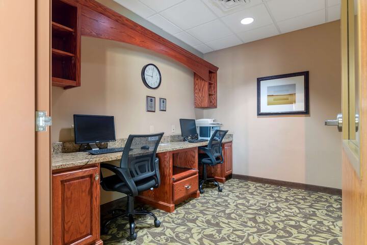 Business Center 34 of 34