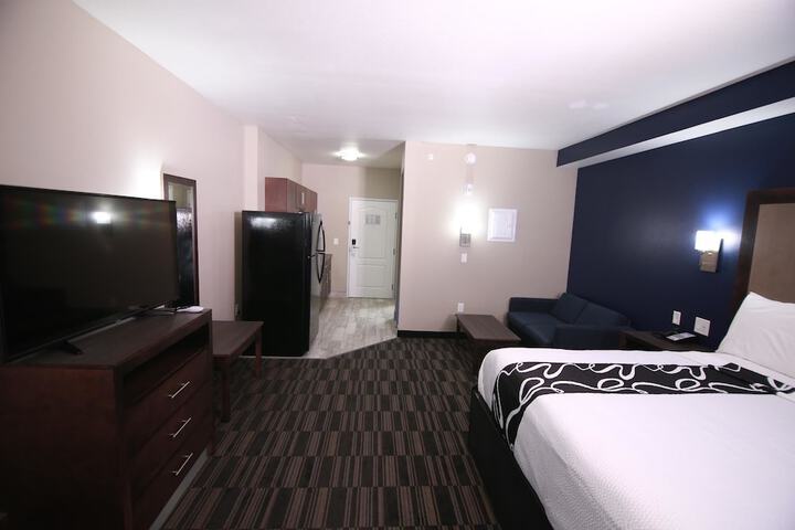 Room 33 of 52