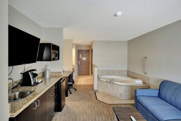Room 96 of 163